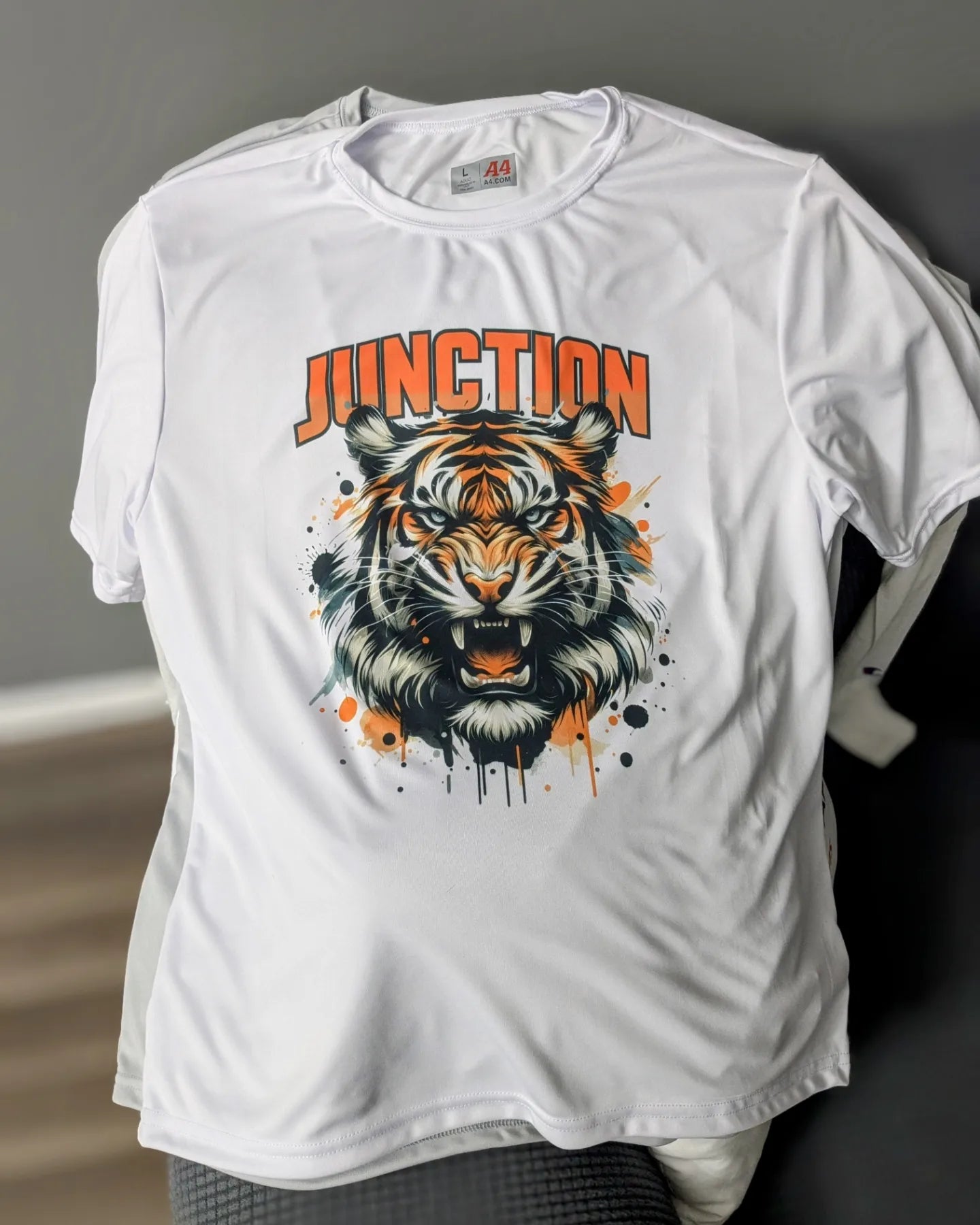 Junction Tiger graphic tee